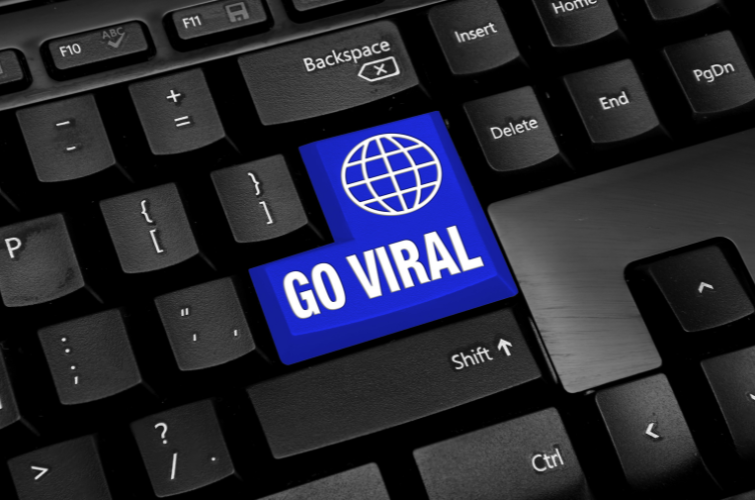 Tastatur mit Aufschrift "go viral"