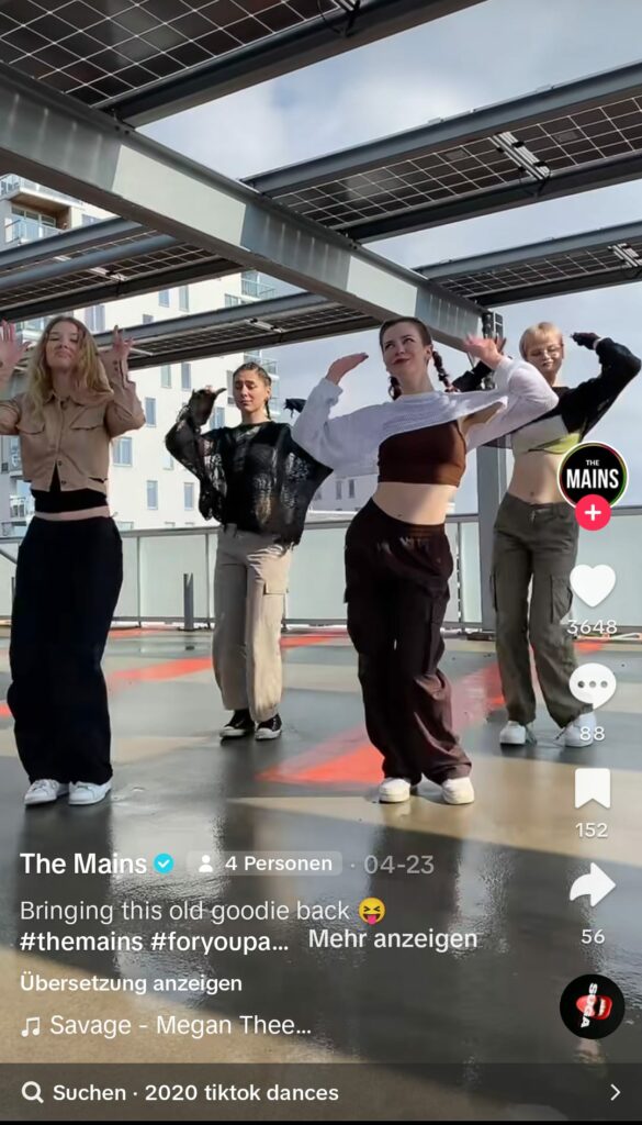 Menschen, die an einer TikTok Tanz Challenge teilnehmen