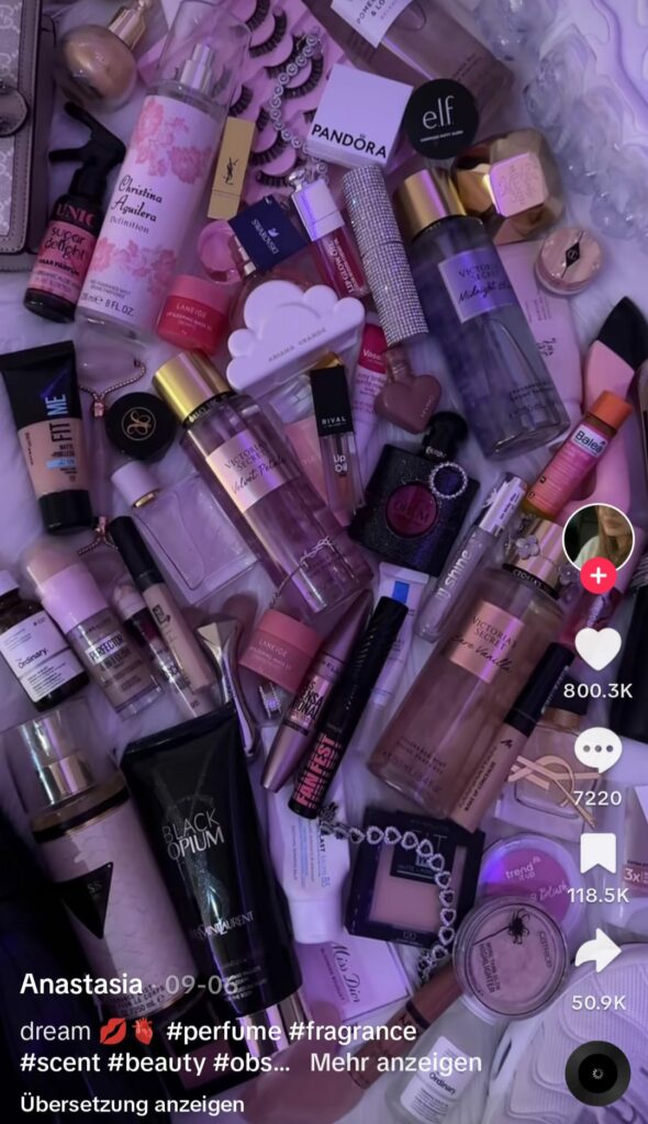 Verschiedene Make up Produkte in einem TikTok Video als Idee